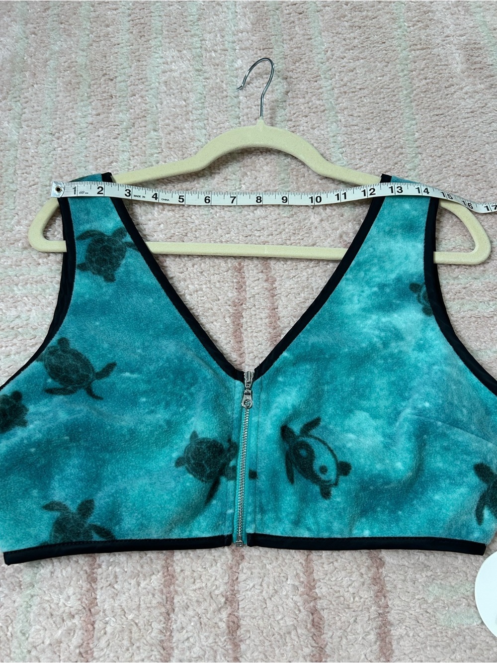 NWT STAUD Turquoise Turtle Print Fleece Springs Crop Top Black Trim Size 10 - Picture 9 of 12